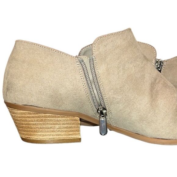 Torrid Taupe Ankle Booties Size 10WW - Picture 4 of 12